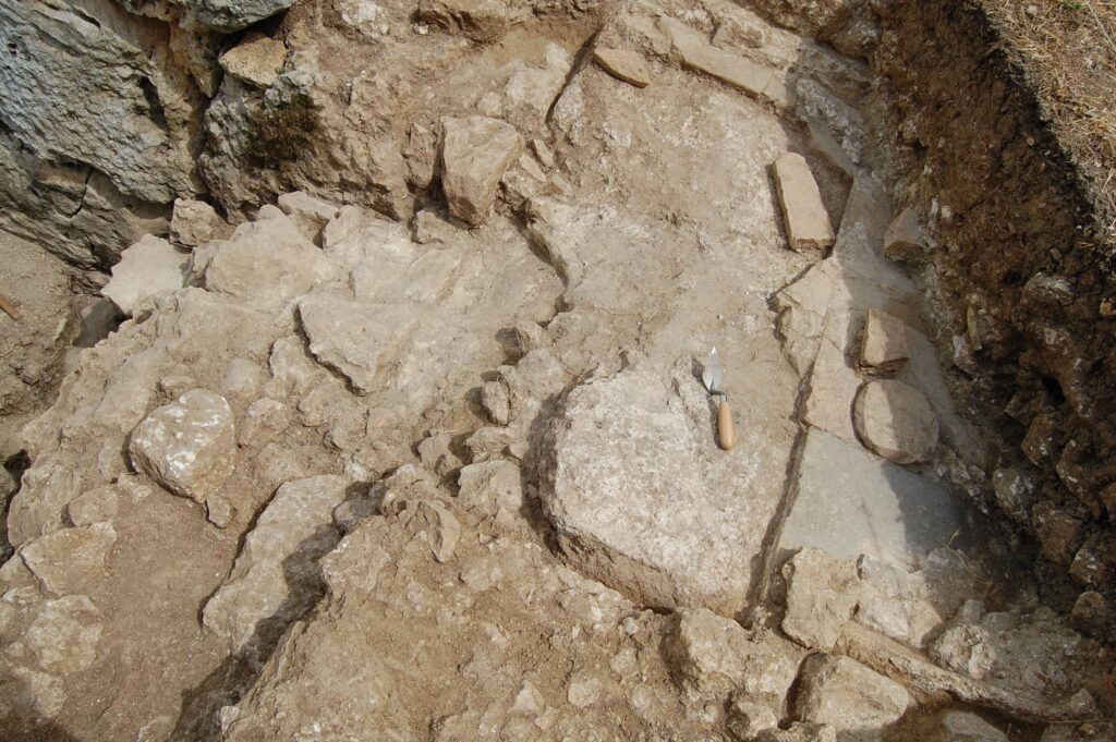 AW fig 28 Larry's surface