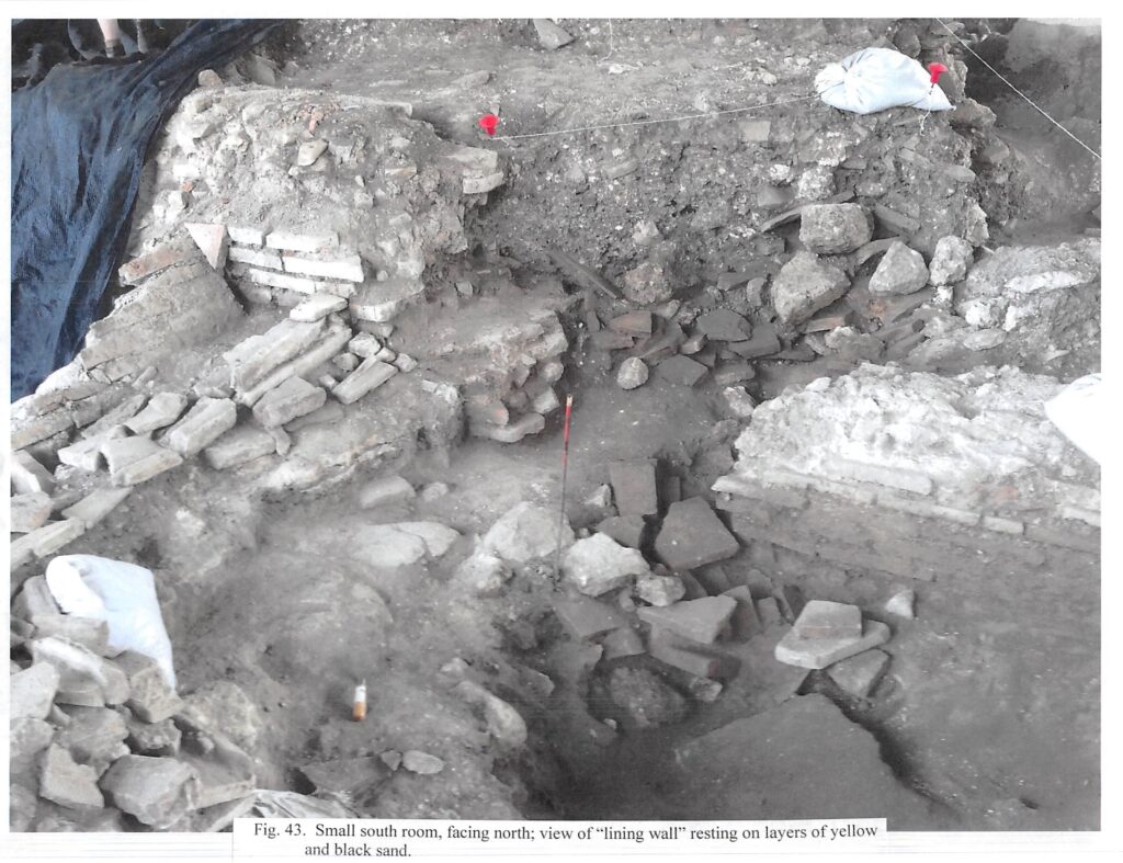 2013 - Fig 43 - Small South Room, View of "Lining Wall" on Sand