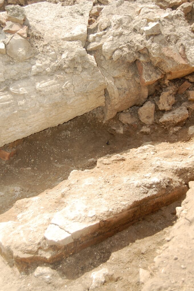 2008 - Fig 24 - Carved Column, Base